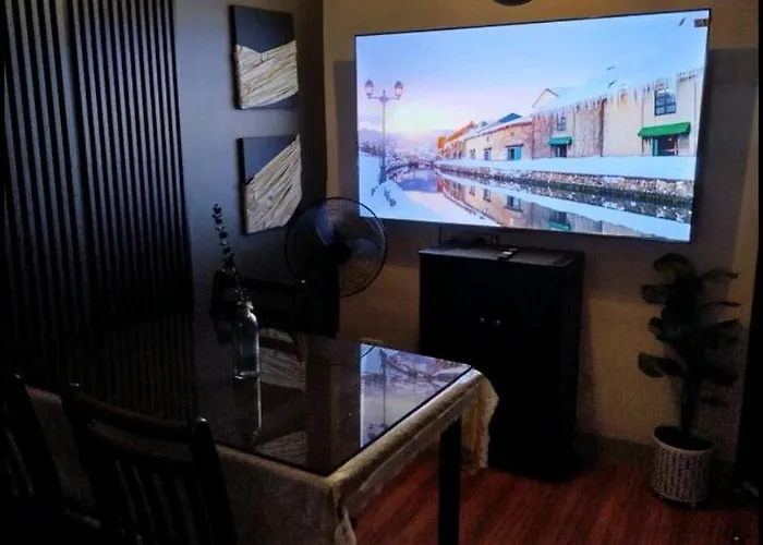 Apartment 2-br Cozy 200mbpsfiberwifi/netflix/pool/wfh Manila